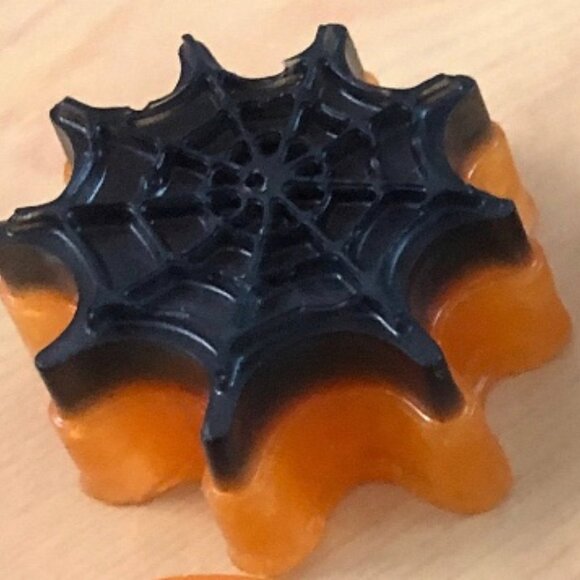 Cobb Webb Soaps Set 6 Halloween Soaps, Handmade Party Favors, Gothic Party Gift - Picture 13 of 16